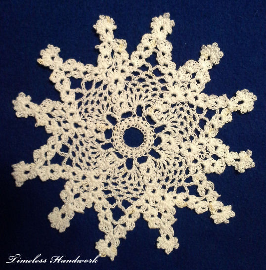 #21TH Pineapple Snowflake by Timeless Handwork